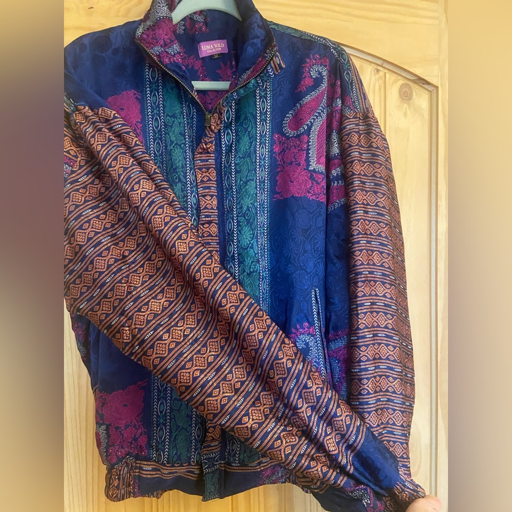 Luna Wild Silk Sari Bomber Jacket handmade in India repurposed sari 100% silk - Picture 3 of 8